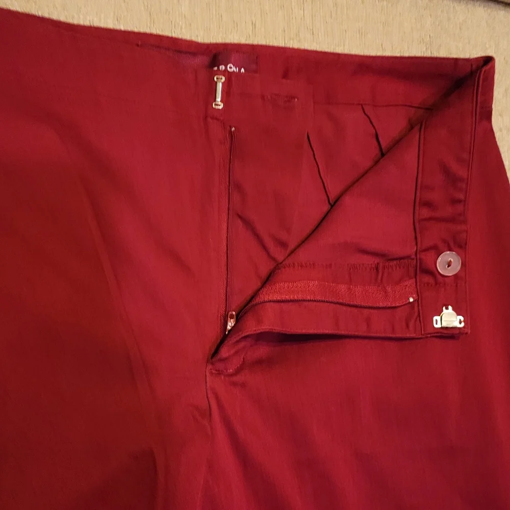 Merona Burgundy Red Sateen Cropped Pants *sz 8* - Picture 7 of 9